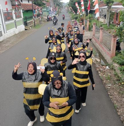 KESERUAN KARNAVAL HUT RI KE 80 DUSUN BADAMITA